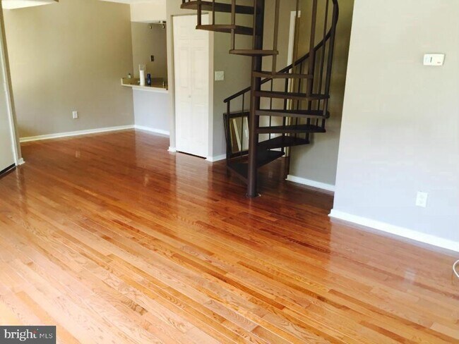 Building Photo - 18472 Bishopstone Ct