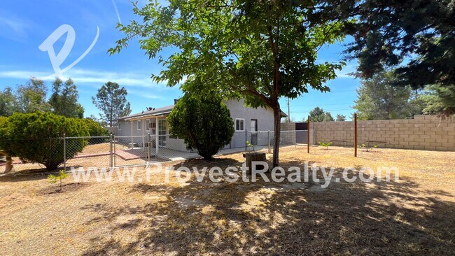 Building Photo - Nice 3 Bed, 2 Bath Home in Hesperia!!