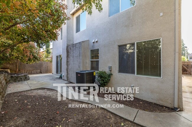 Building Photo - 6530 Aster Ct