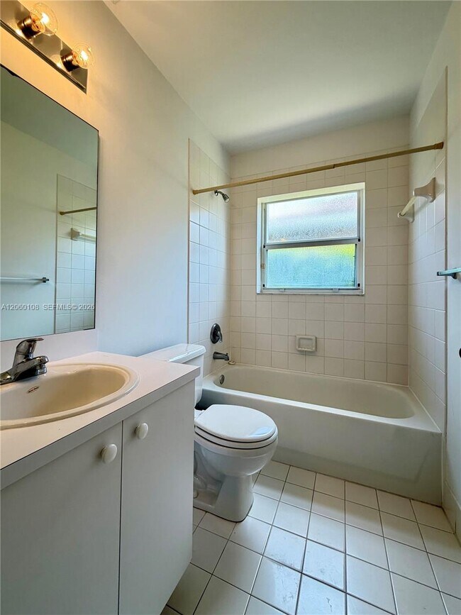 Building Photo - 7557 SW 164th Ct