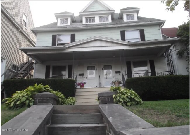 Primary Photo - 755/757 N Main