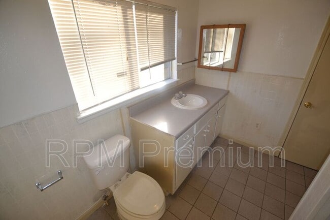 Building Photo - 12369 Palmyra Dr