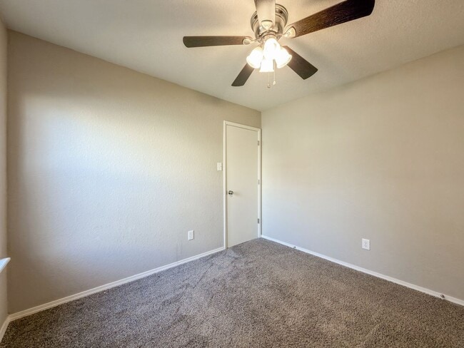 Building Photo - 700 Cedar Ln