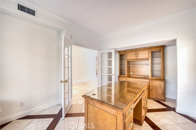 Building Photo - 9 Marisol