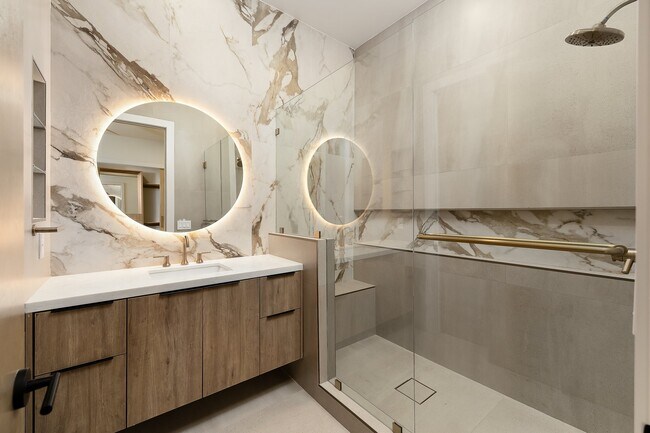 Building Photo - Carey Estates 4508