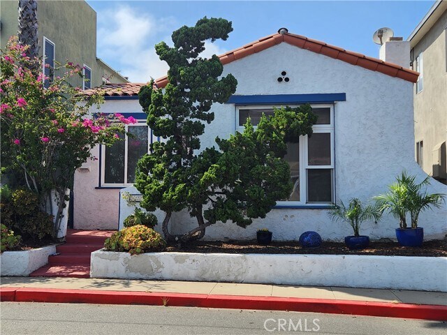 Primary Photo - 329 27th St