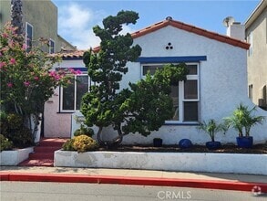 Building Photo - 329 27th St