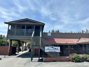 Building Photo - Newly remodeled Unit Close to Downtown