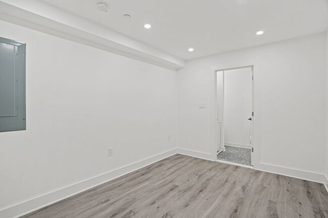 Building Photo - 1814 Ingleside Terrace NW