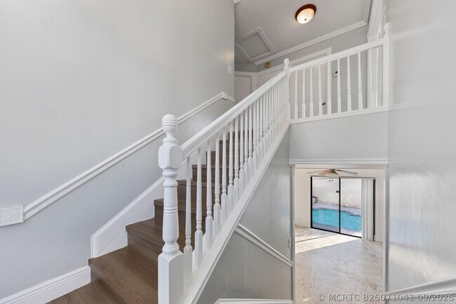 Building Photo - 476 NW 38th Terrace