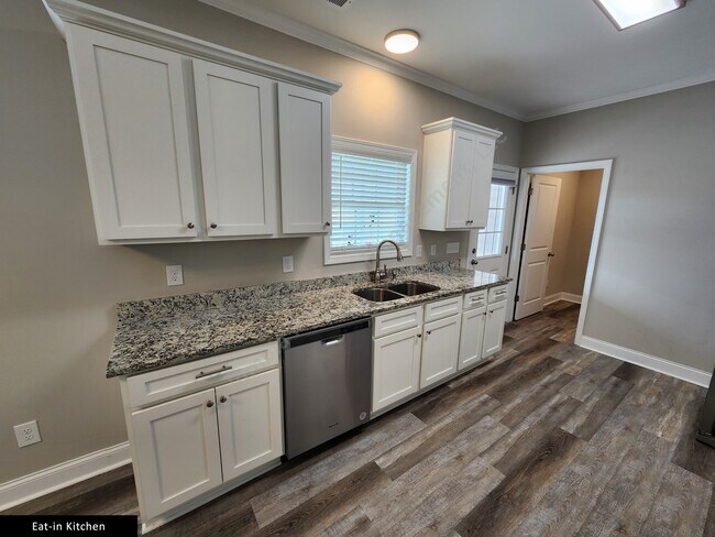 Building Photo - 2185 Ridgeway Rd