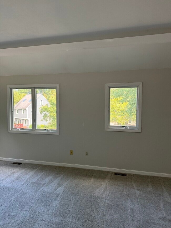 Building Photo - 4 Country Hollow Ln