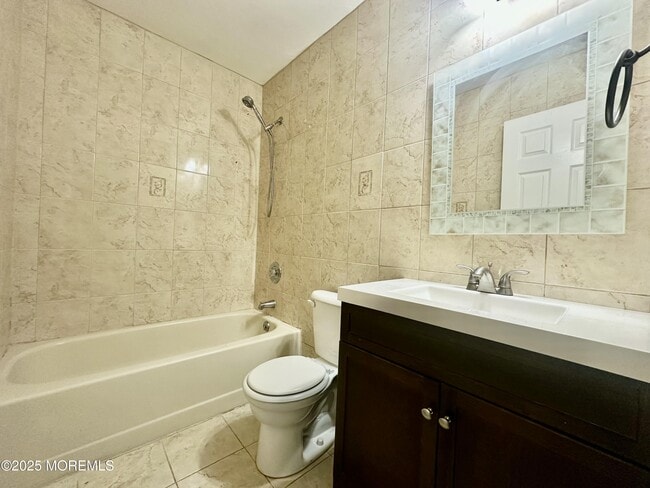 Building Photo - 262 Fairfield Pl