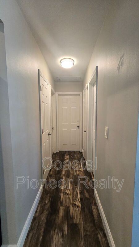 Building Photo - 3297 20th Ave SW