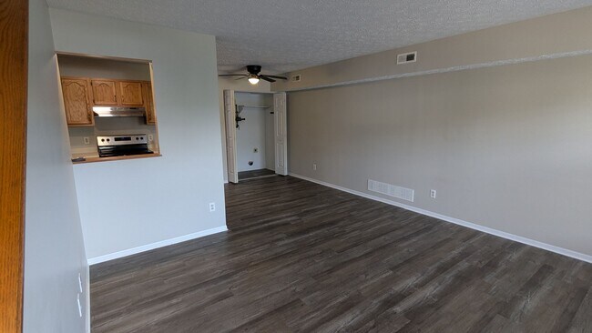 Building Photo - MN Cedar Village (859)
