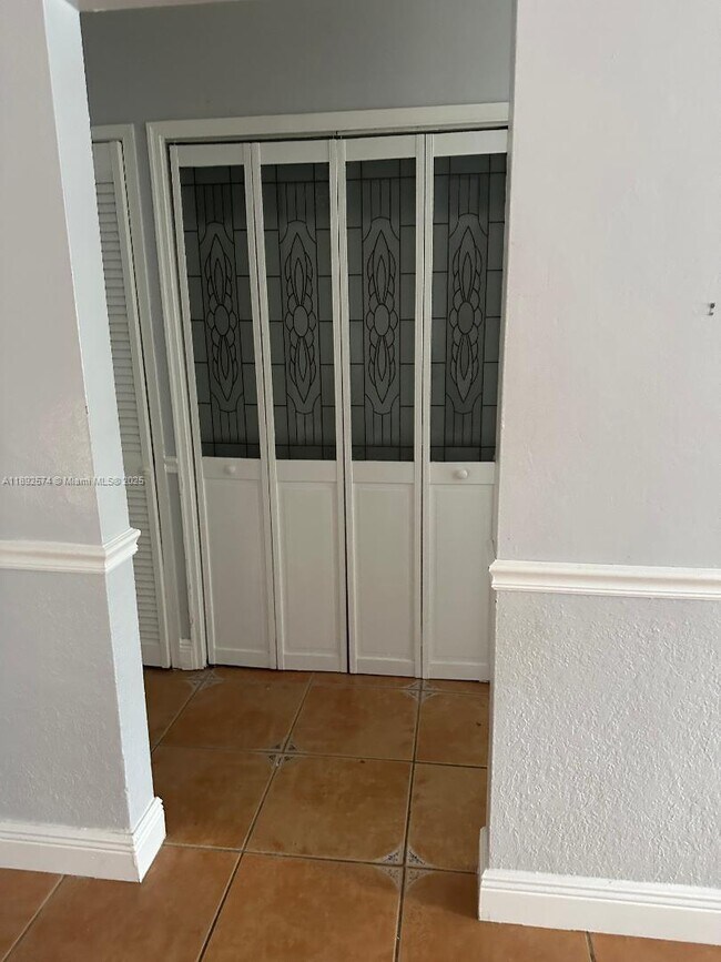 Building Photo - 2225 SW 21st Ter