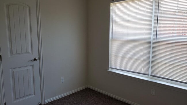 Building Photo - 3621 Scarlet Ln