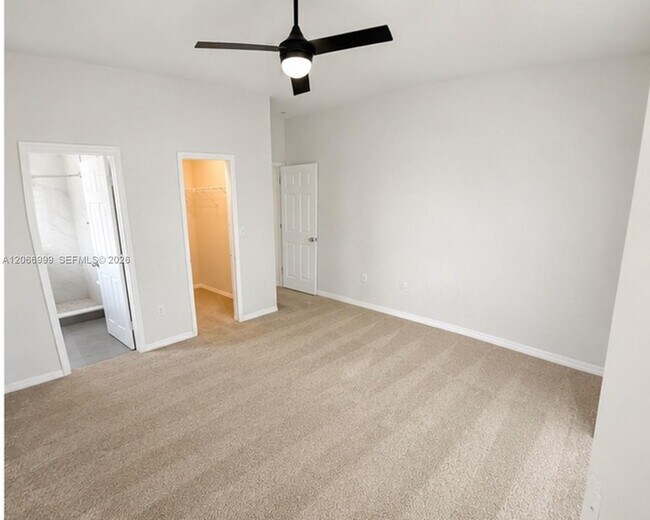 Building Photo - 13923 SW 151st Ave