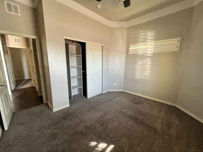 Building Photo - BEAUTIFUL EASTSIDE HOME Open House 09/02/2023 from 1:00pm to  1:30pm