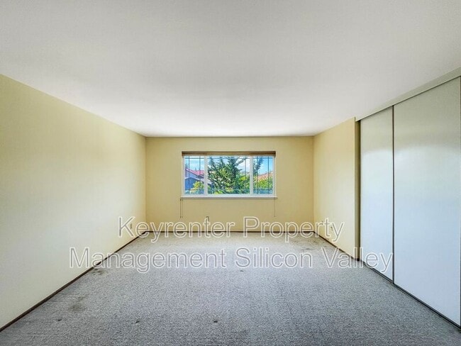 Building Photo - 1293 Knollview Dr