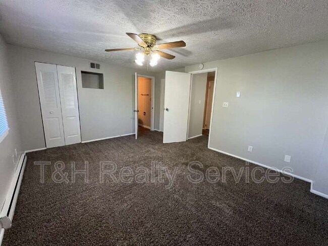 Building Photo - 724 Southfield Ct