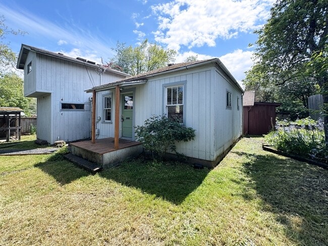Primary Photo - 310 1/2 East 31st Avenue