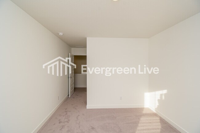 Building Photo - 15450 Alperton Rd