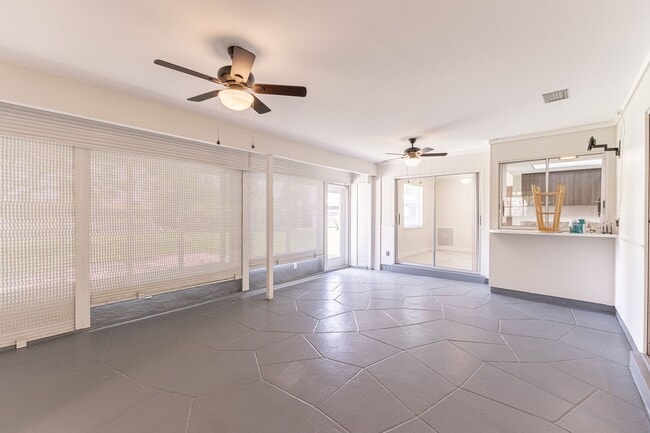 Building Photo - 210 Delido Ct
