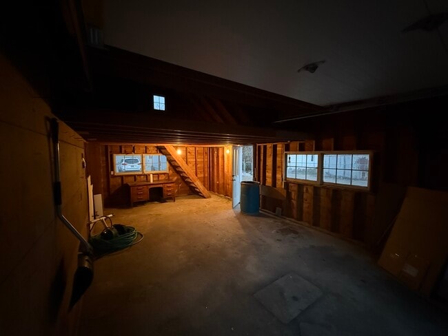 Building Photo - 355 N Cheyenne St