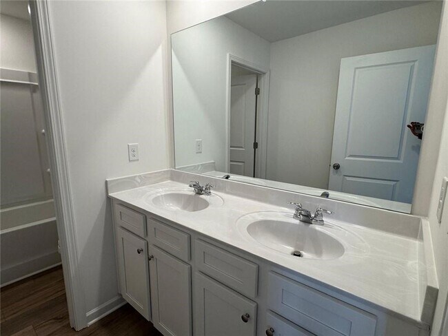 Building Photo - 396 Red Dragon Dr