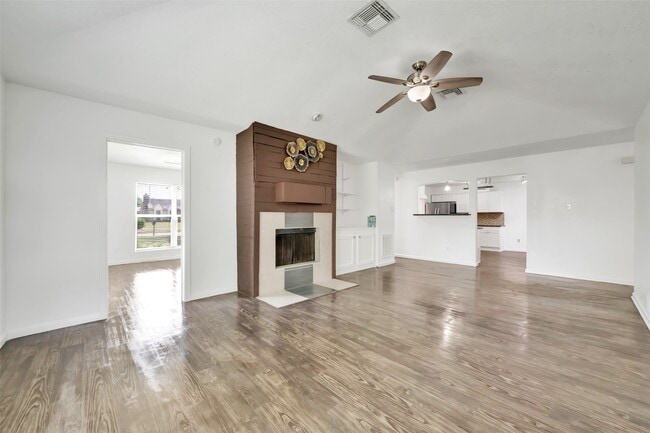 Building Photo - 22102 Breezy Hill Dr
