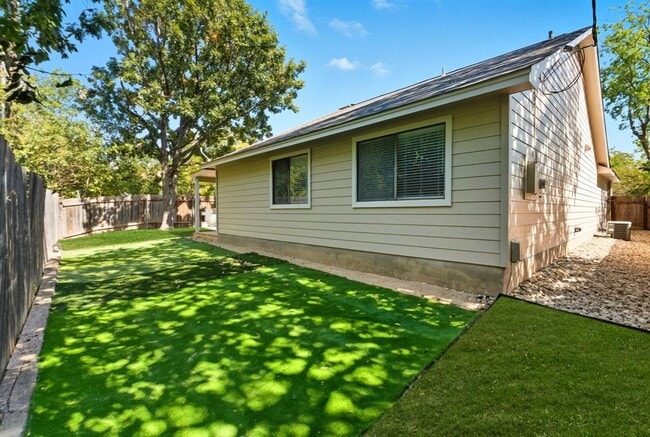 Building Photo - 12326 Tomanet Trail