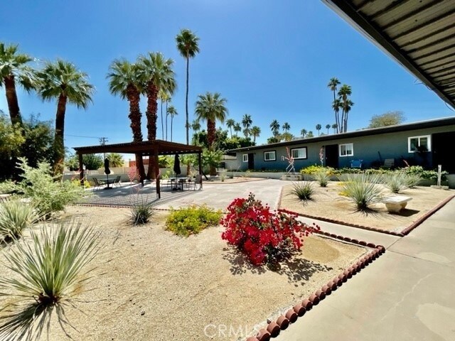 Building Photo - 36957 Melrose Dr