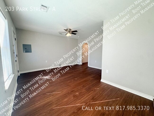 Building Photo - 203 Park St