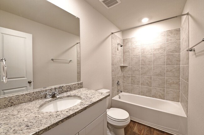 Building Photo - LOCATION LOCATION LOCATION