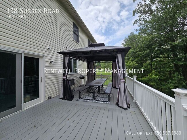 Building Photo - 138 Sussex Rd