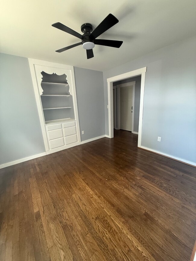 Building Photo - 610 Cabell Dr