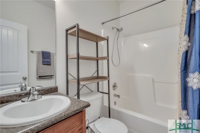 Building Photo - 720 English Oak Dr