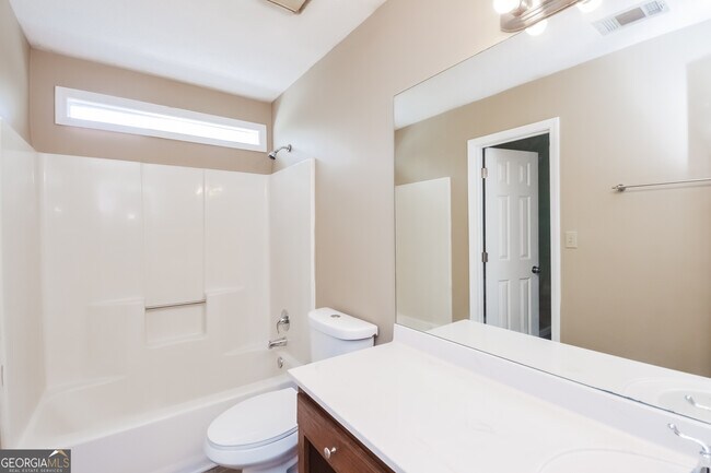 Building Photo - 2451 Sherrie Ln SW