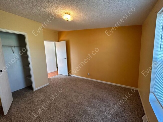 Building Photo - 1385 Antelope Dr
