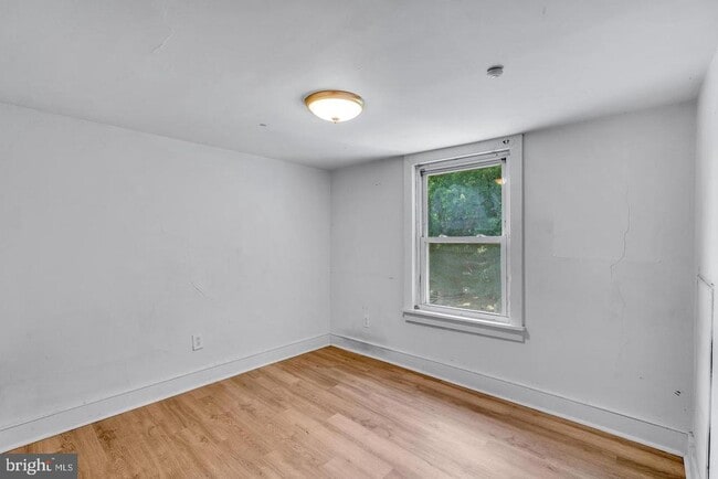 Building Photo - 62 Irish Ln