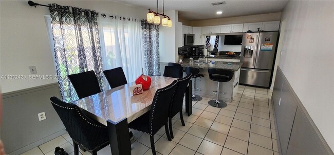 Building Photo - 9829 SW 221st St Rd