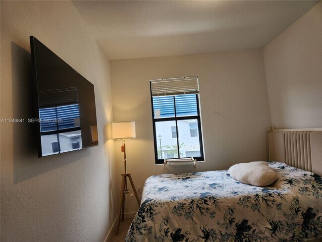 Building Photo - 880 NW 3rd Way