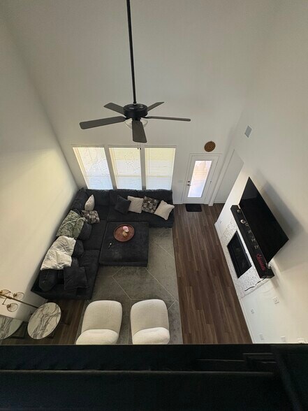 Building Photo - 3624 Cadogan St