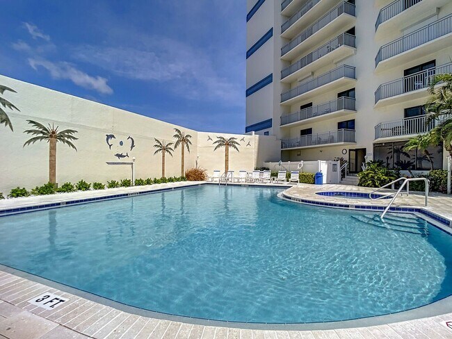 Building Photo - Fully Furnished Beautiful 2 Bedroom Seascape Towers Oceanfront Condo