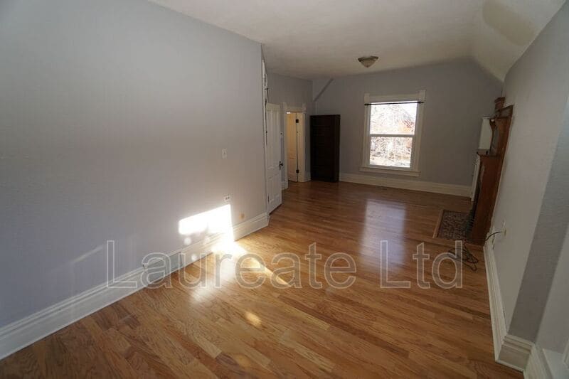 Building Photo - 39 Sherman St