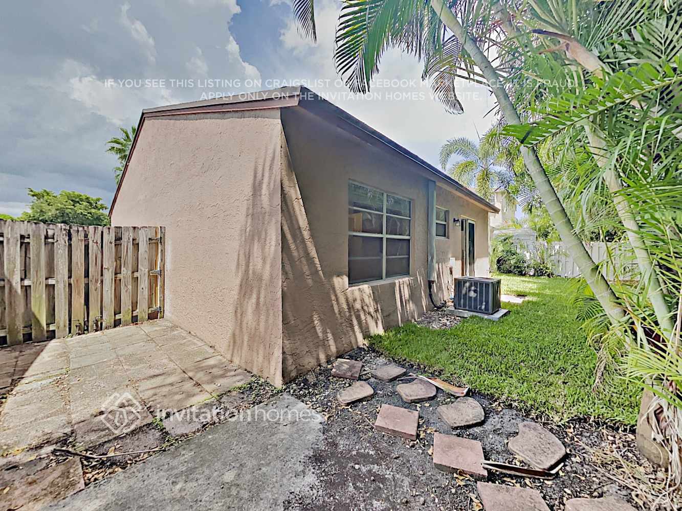 Building Photo - 14056 Langley Pl