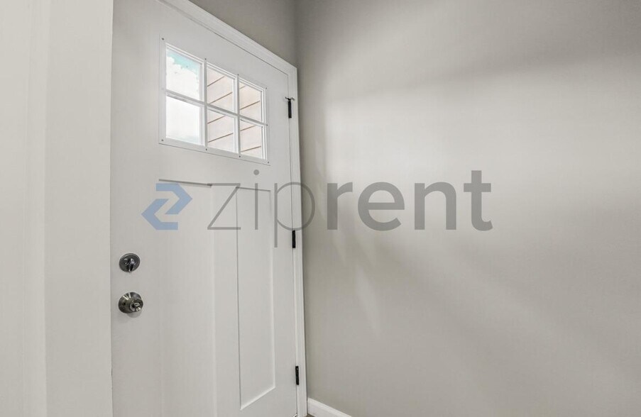 Building Photo - Unit Unit 4