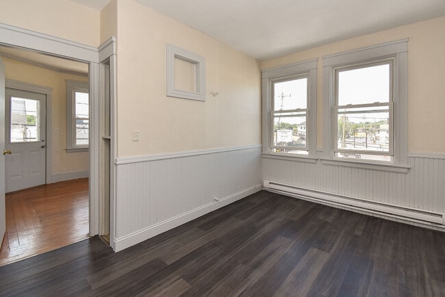 Building Photo - 979 Mineral Spring Ave