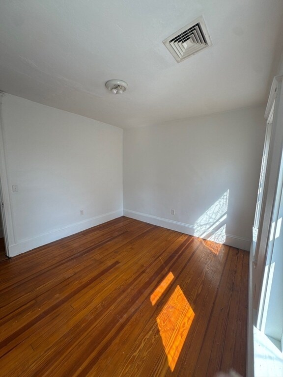 Building Photo - 14 Lyndhurst St